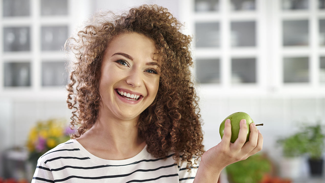 Alimentos que se pueden comer después de un blanqueamiento dental